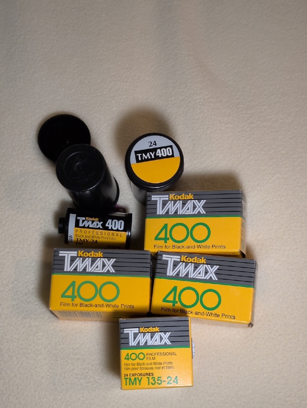 6 rolls of kodak tmax 400 professional film for b and w prints Expired 4/2002. - Picture 2 of 6